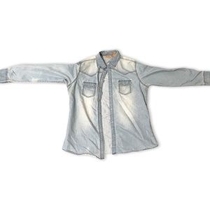 EUC Wrangler Shirt in Size Large. Worn twice